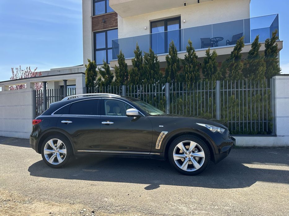 Infiniti FX30 2012