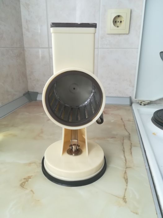 Машина за мелене на орехи