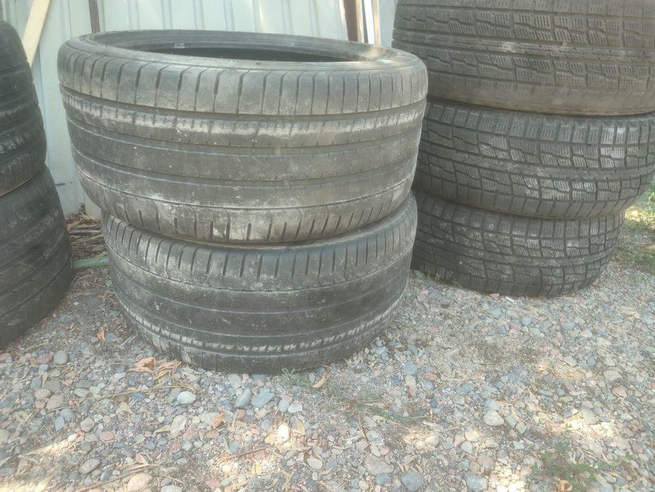 Продам шины в хорошем состоянии.