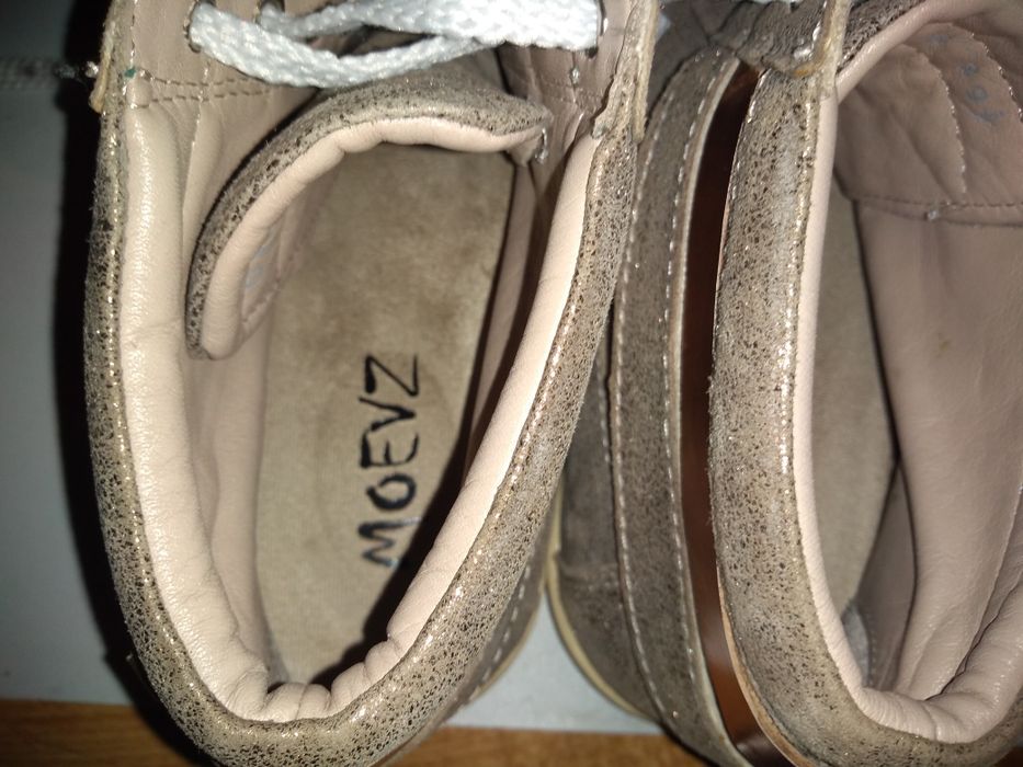 Високи спортни обувки MOEVZ н.39 естествена кожа