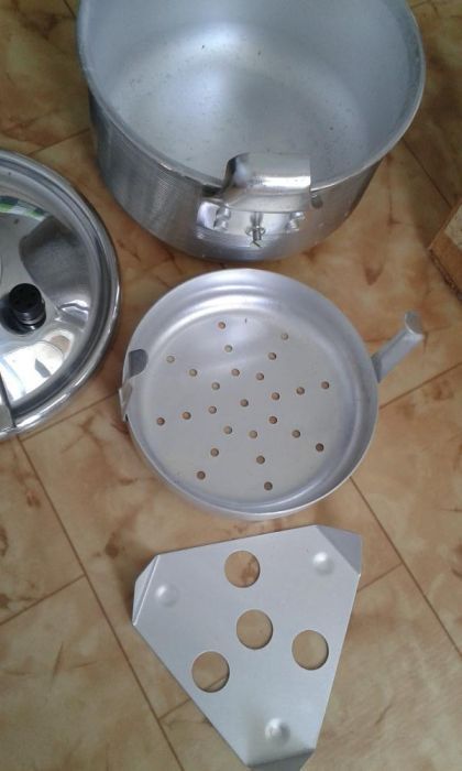 продавам бързоварка Русская