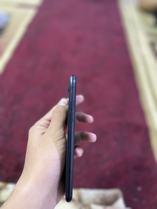 Iphone xr xolati ideal aybi yoʻq kelisholsak ancha oʻtib beraman