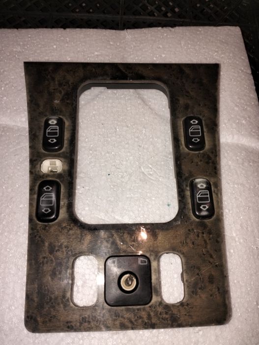 Продам панель на Мерседес