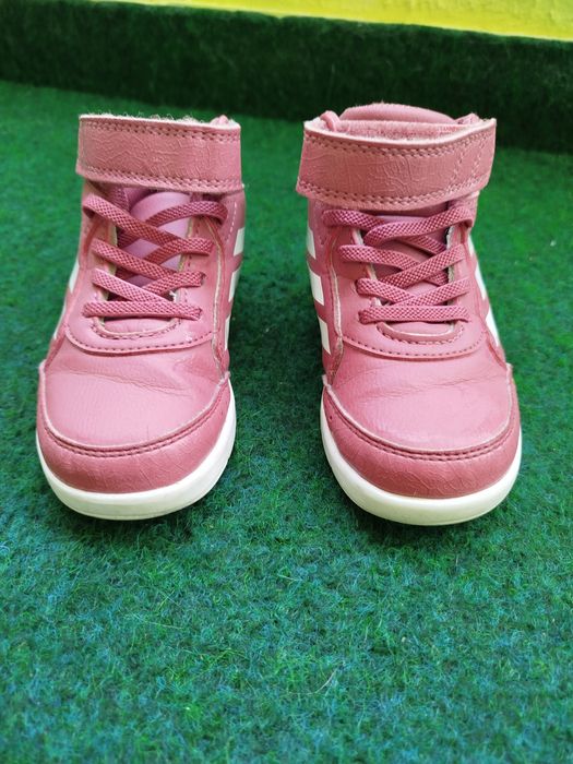 Продавам детски обувки