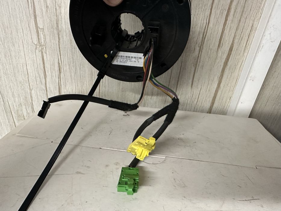 Лентов кабел за Мерцедес W203 c classe 2003г.!