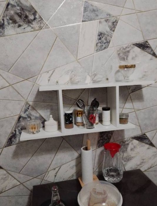 Полка настенная новая