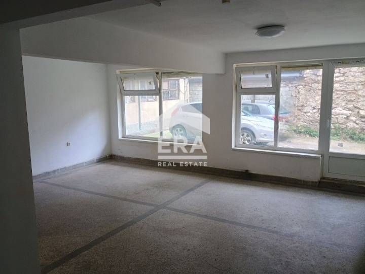 Продава се Офис в Варна, ЖП Гара - 99 кв.м за 1561 €/кв.м - Снимка #2