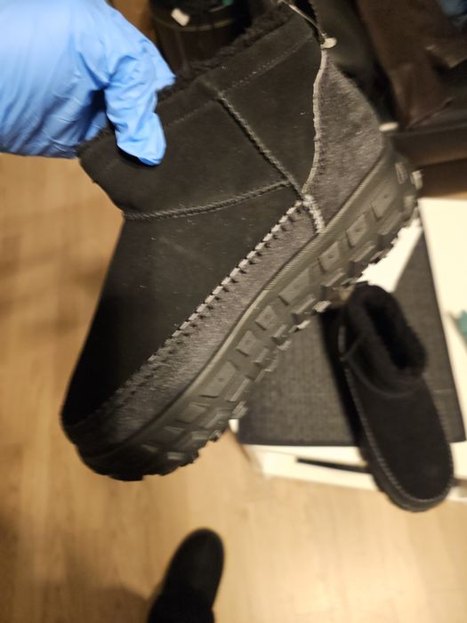 Cizmulita  noua bărbați UGG marimea 43