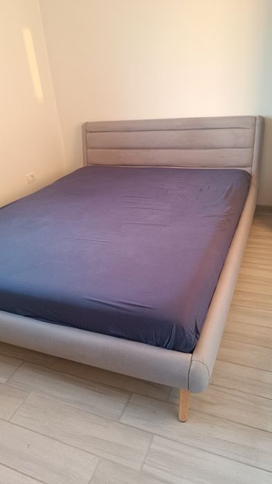 Cadru pat cu somiera, margini tapițate