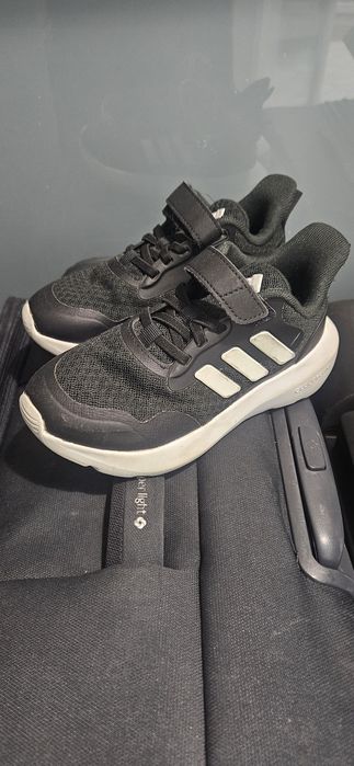 Продам кроссовки детские