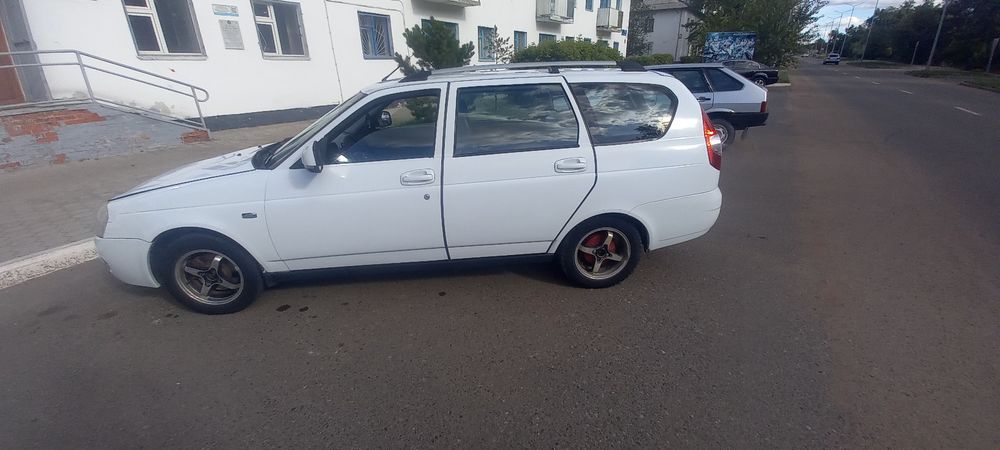 Продаю  Лада Приору  универсал