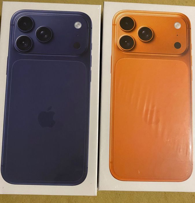 iPhone 17 Pro Max 256 GB | син и оранжев |