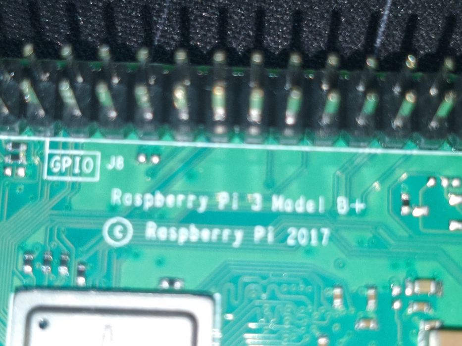 Raspberry pi 3 B+. 32Gb fleshka