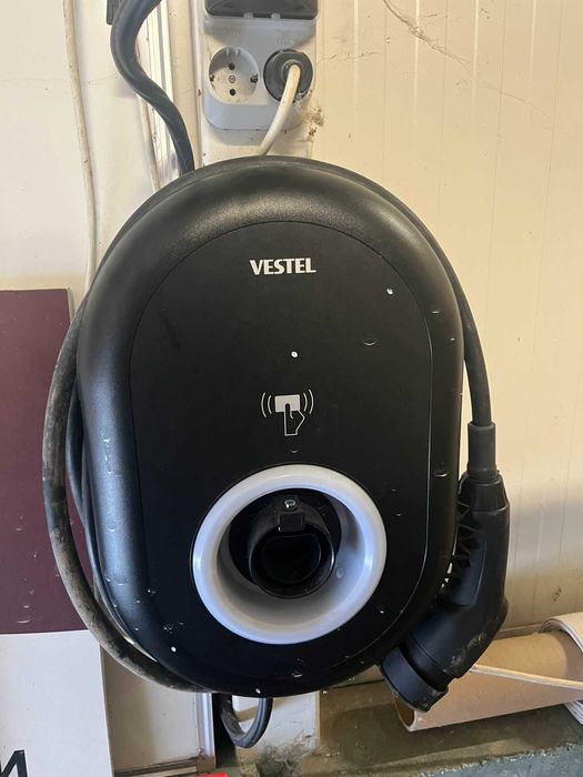 Зарядна станция за електрически автомобил EV Charger VESTEL EVC04
