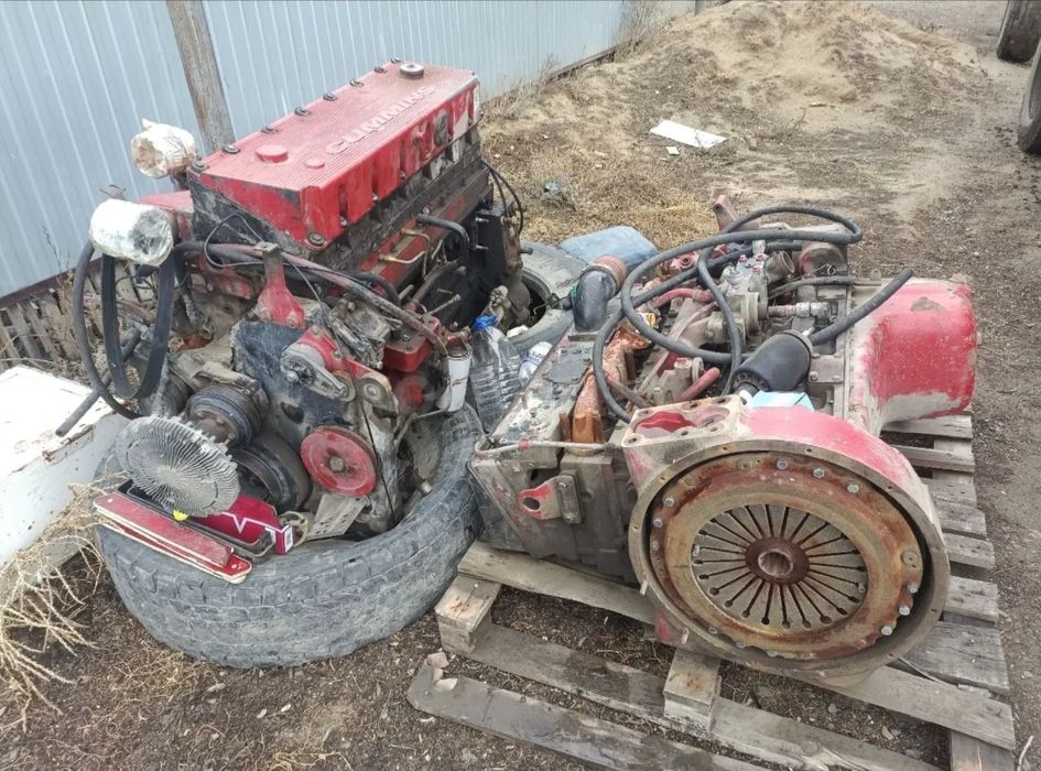 Продам два двигателя Каминс