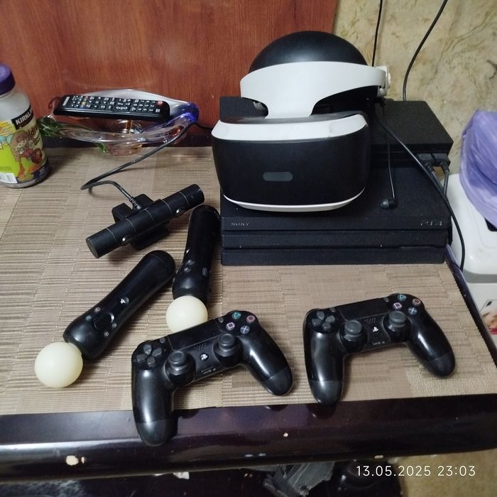 Playstation 4  pro 1 TB с VR очками