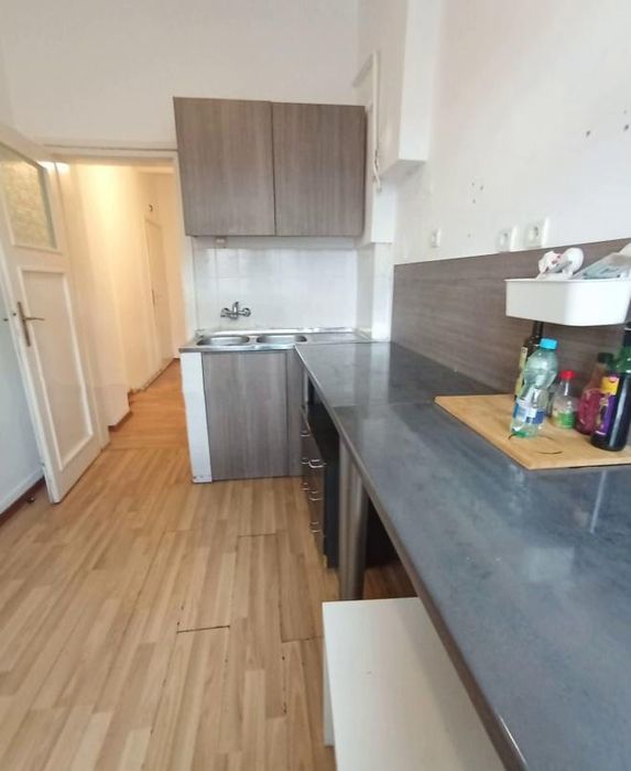 Дава се под наем Тристаен апартамент в София, Център - 100 кв.м за 600 € - Снимка #1