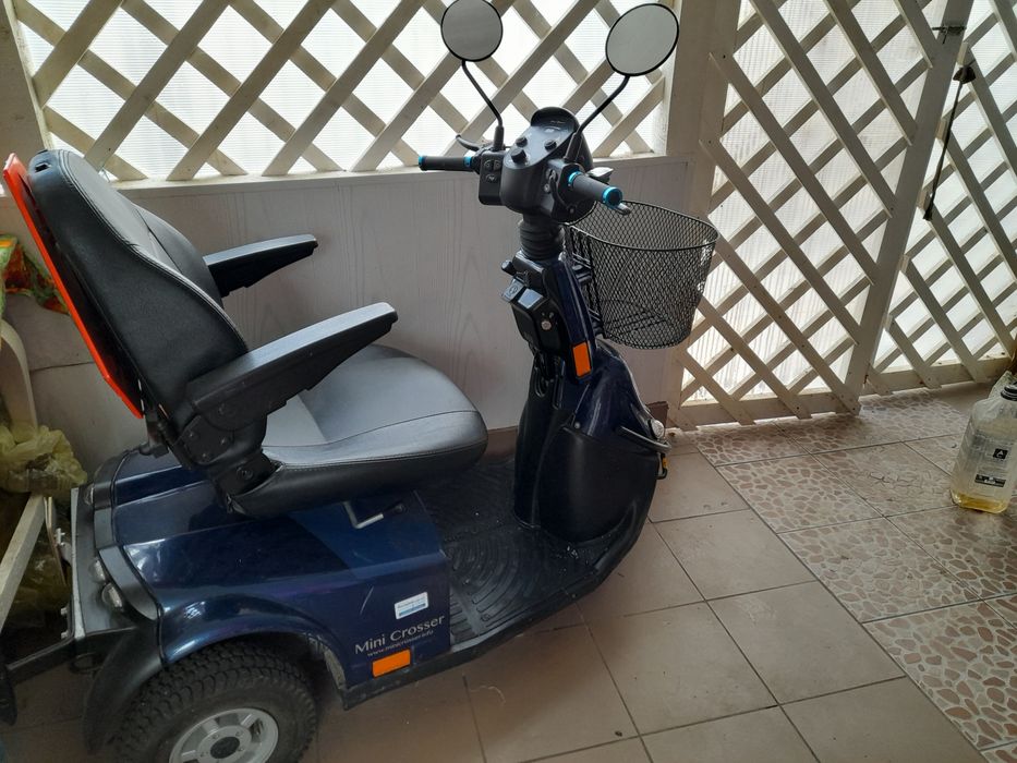 Tricicleta electrica pt adulti  mini crosser