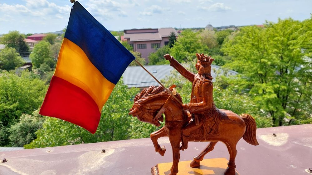 Stefan cel Mare din lemn statuie statuie