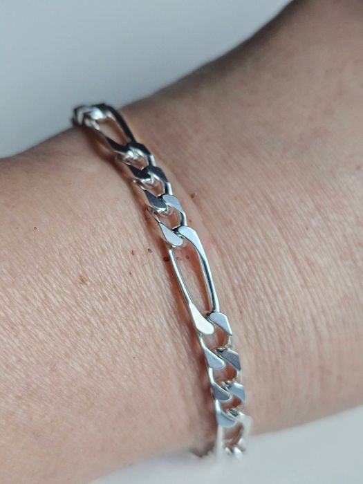 Красива сребърна гривна