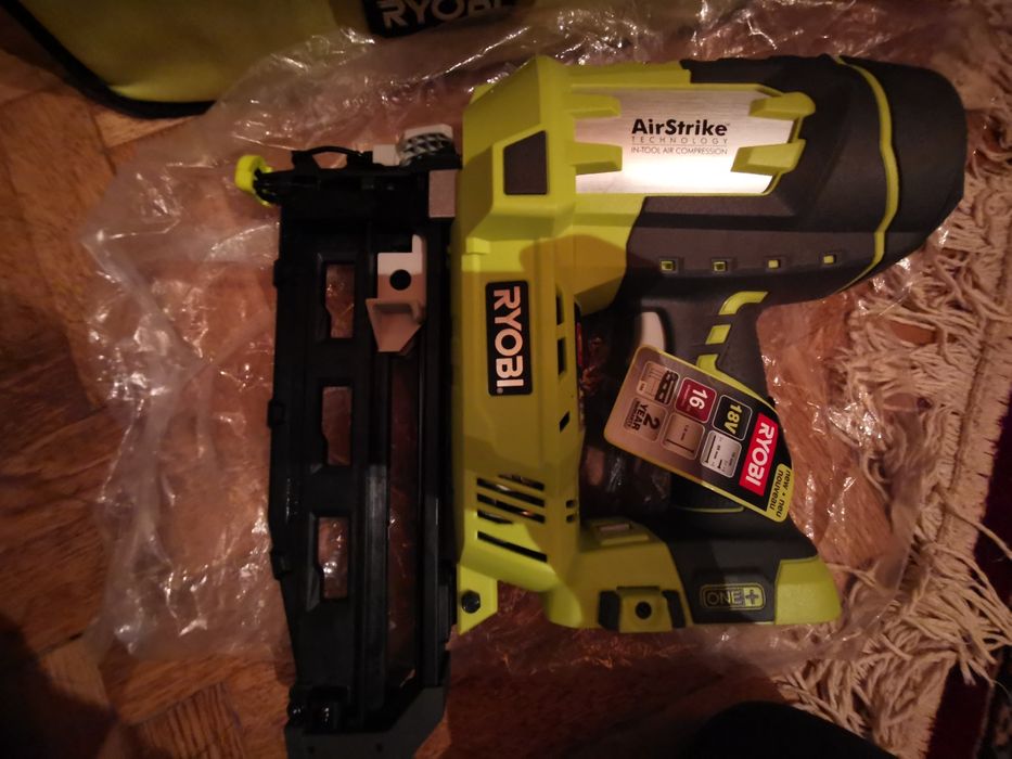 Capsator Pistol cuie Ryobi R18N16G