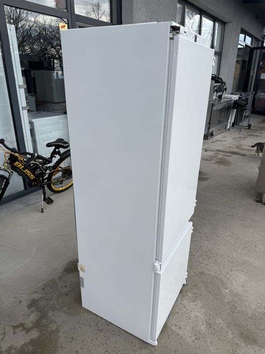 Хладилник за вграждане Либхер 157 см