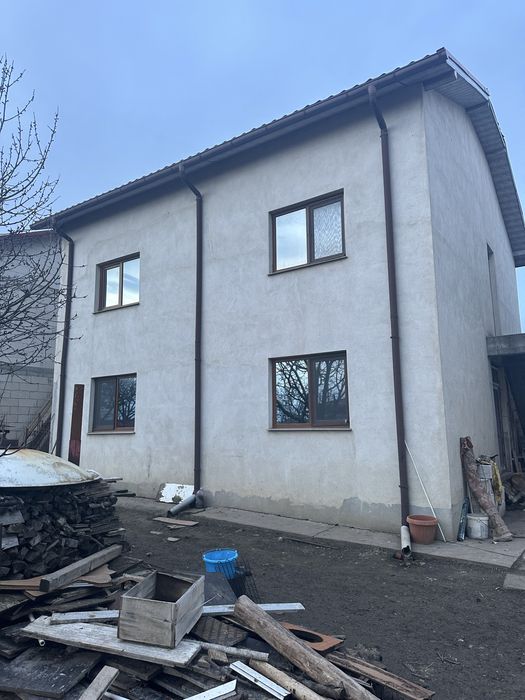 Casa la rosu Costinesti