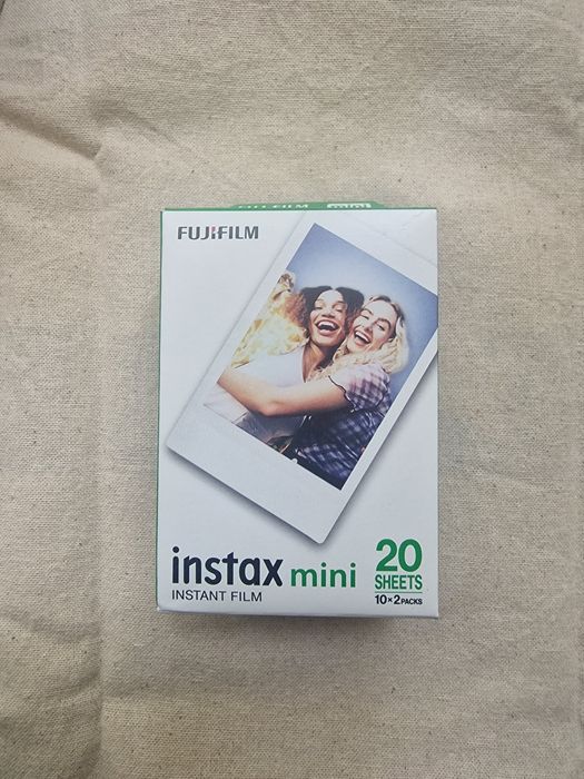 Фотоапарат за моментни снимки Fuji instah mini Evo