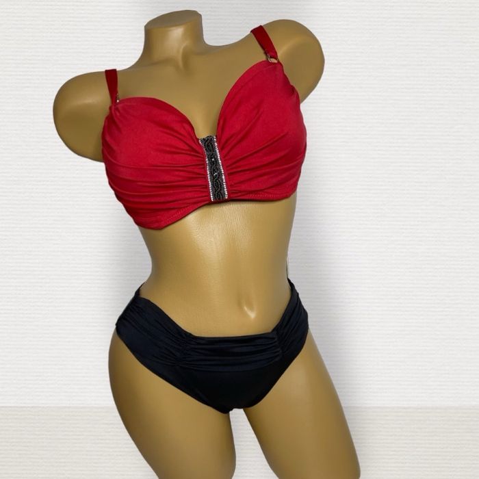 Costume de baie noi .Marimi de la 36 la 50