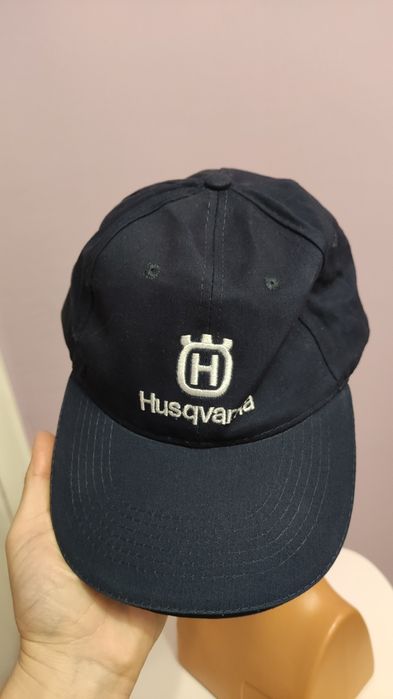 Нова шапка Husqvarna