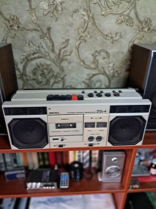 Легендарный  магнитофон Весна 212с-4