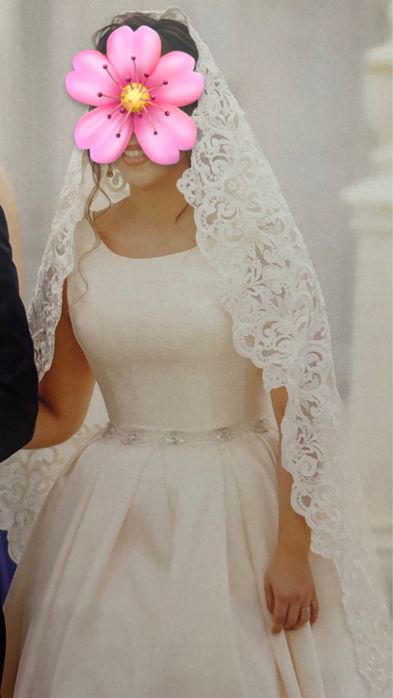 Продам свадебное платье и платье для узатұ