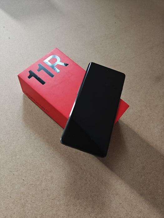 Продам oneplus 11R. память ,16/256