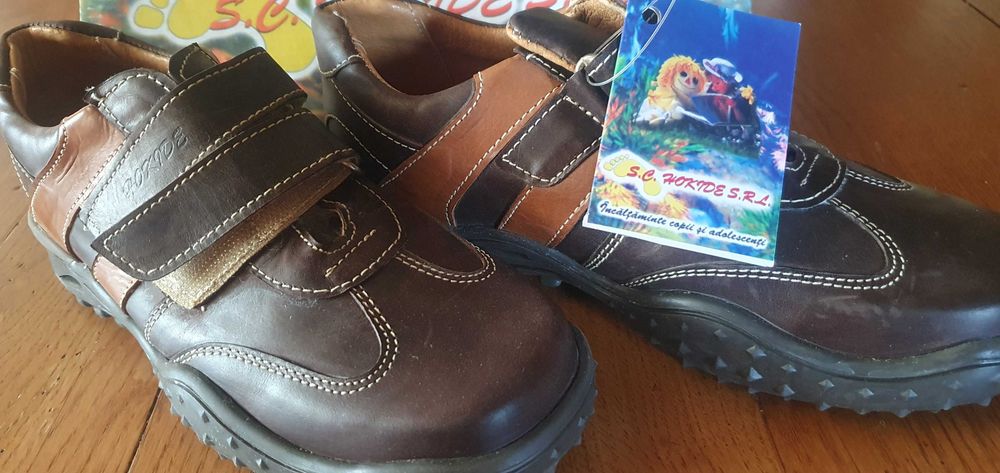 Pantofi noi din piele pentru baieti marimea 34