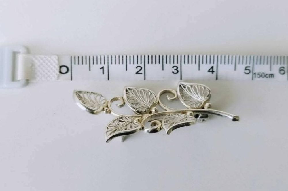Veche brose model filigran, floral, Argint 835, Germania