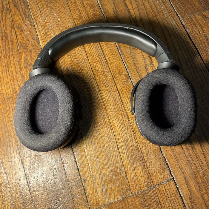 Casti razer cu fir in stare perfecta de functionare