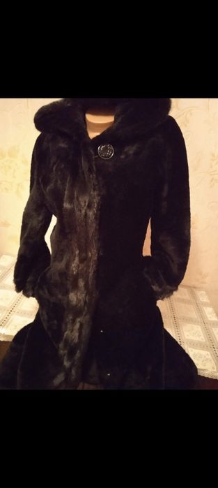 Продам шубу женскую