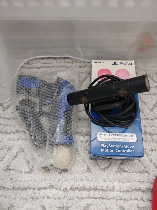 Ps4 pro cu sistem VR și 2 controler move
