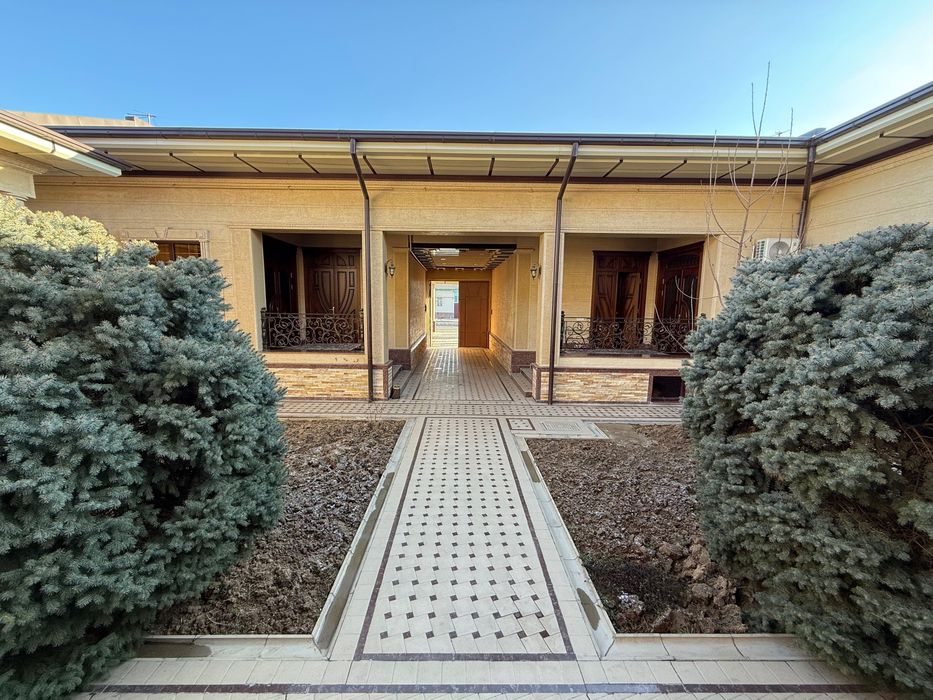 Продается дом. Первая линия