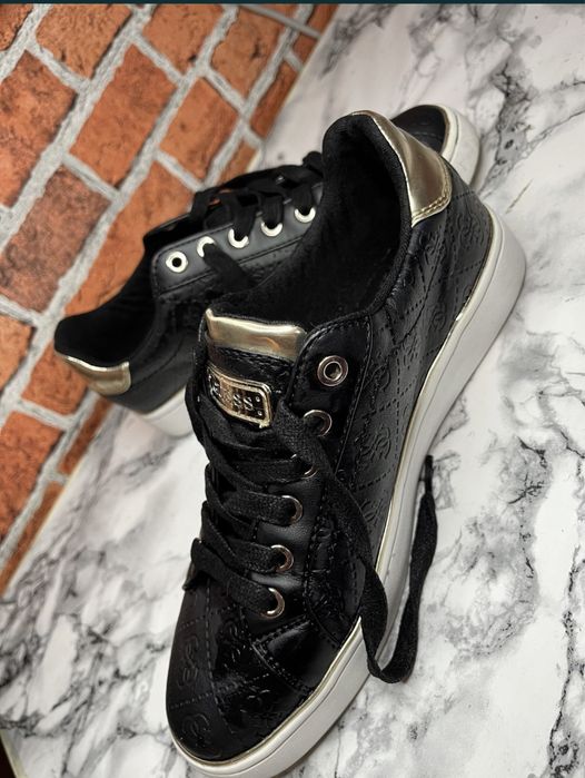 Adidasi Guess originali