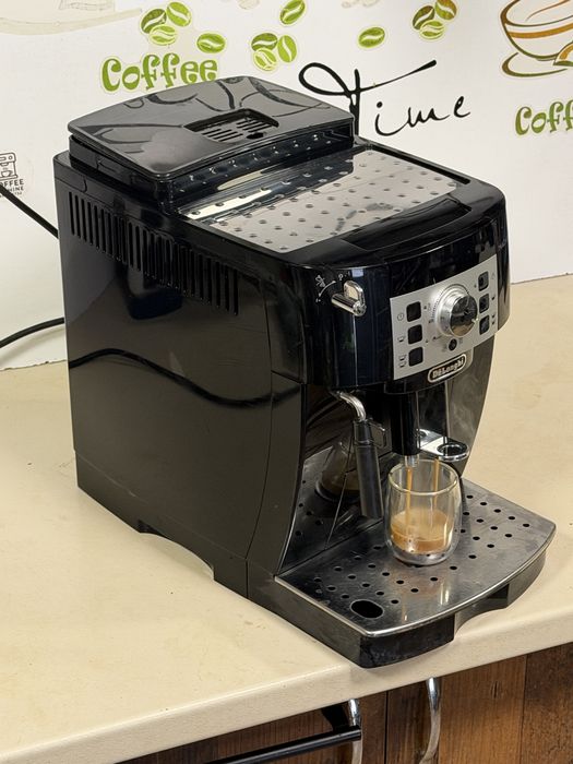 Кафемашина кафе автомат delonghi magnifica S  с гаранция