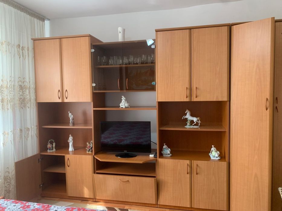 Închiriez camera de cămin putnei