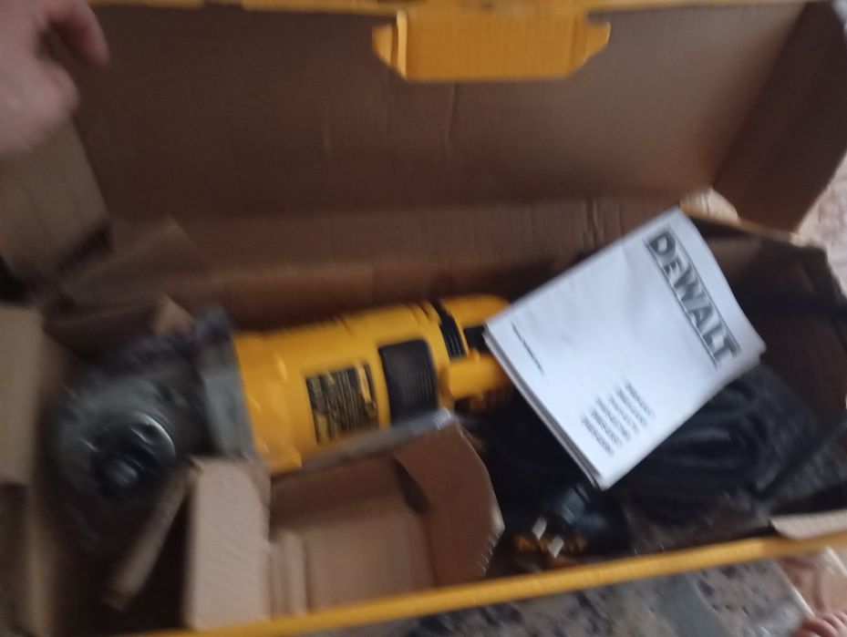 Продам болгарку DeWalt