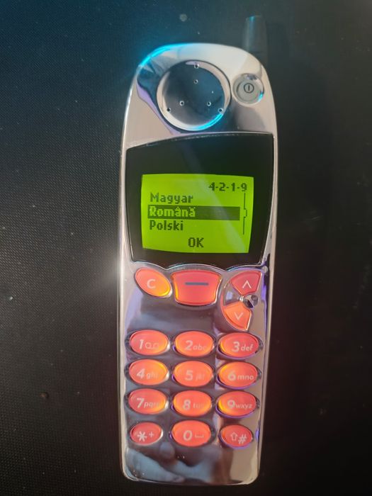 Nokia 5110  model deosebit ( decodat, limba română)