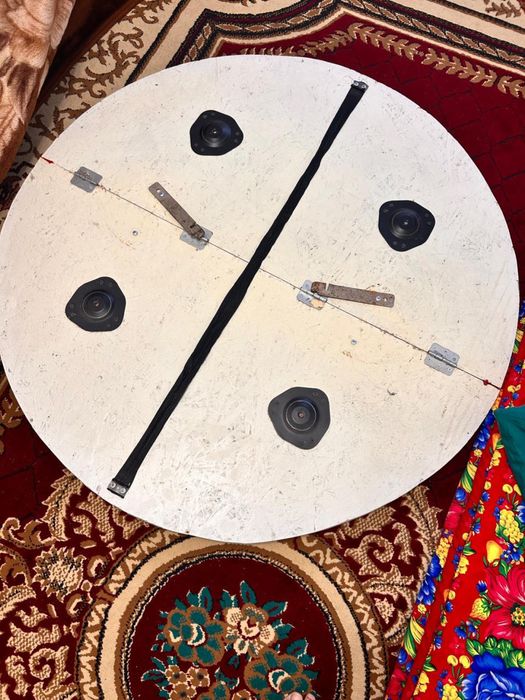 Стол круглый , низкий