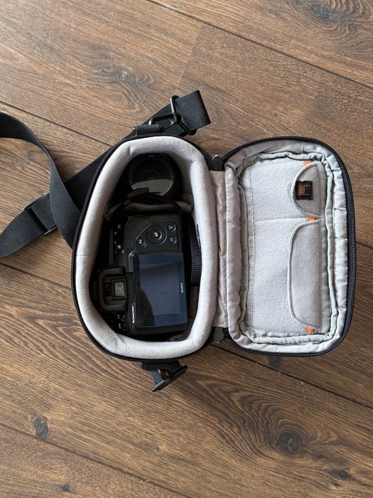 Sony Alpha A450 (DSLR) + обективи и чанта