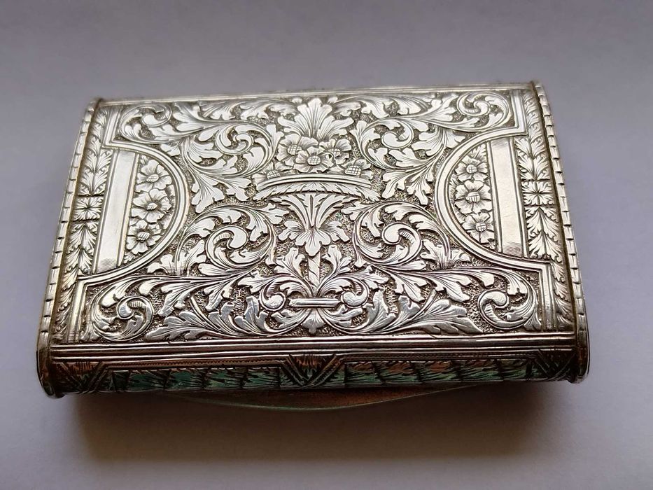 Argint masiv cu insertii aur 22k