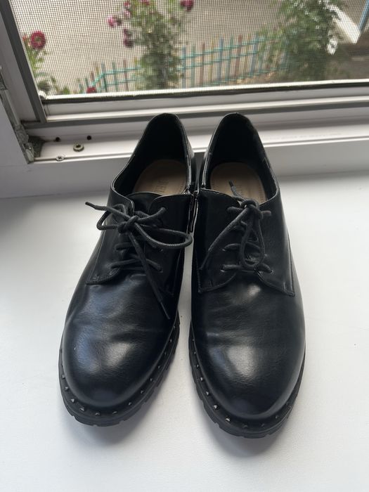 Продам кожаные 3000тг 39 р