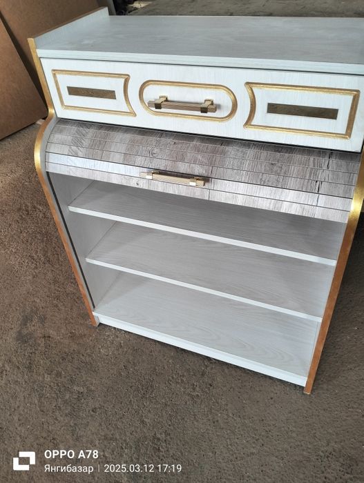 Тумба тумбочка сотилади