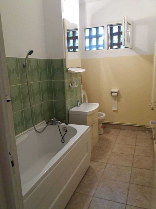 Inchiriez apartament 3 camere | semidecomandat | 60 mp | et 1 | mobilat | utilat | Cantemir | disponibil imediat | proprietar